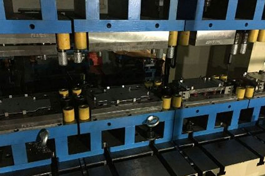 The Causes Of Die Bursting During Stamping Die Steel Use 