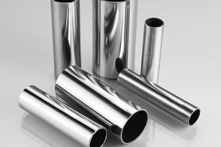 A influencia do ambiente de superenriquecido sobre tubos de aceiro inoxidable austeníticos