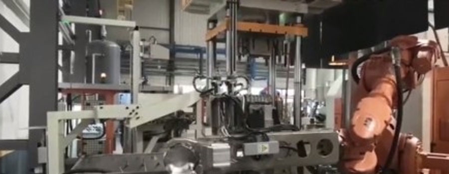 Automated process of gearbox housing die casting 4