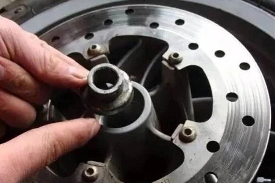 The Causes Of Hot And Cold Cracks When Casting Wheels